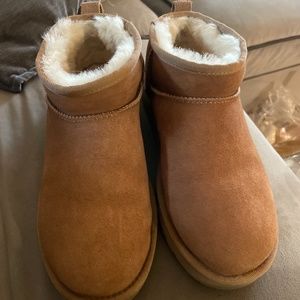 Ugg Ultra Mini - Chestnut - NWOT